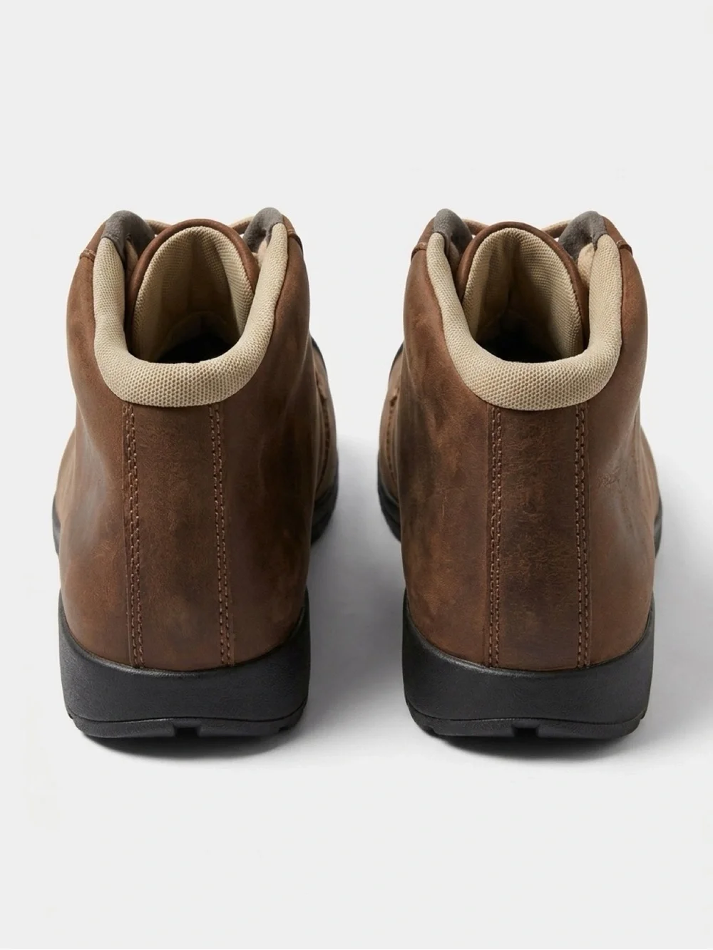 KEEN Brown Leather Chukka Boots with Tan Laces size 9.5